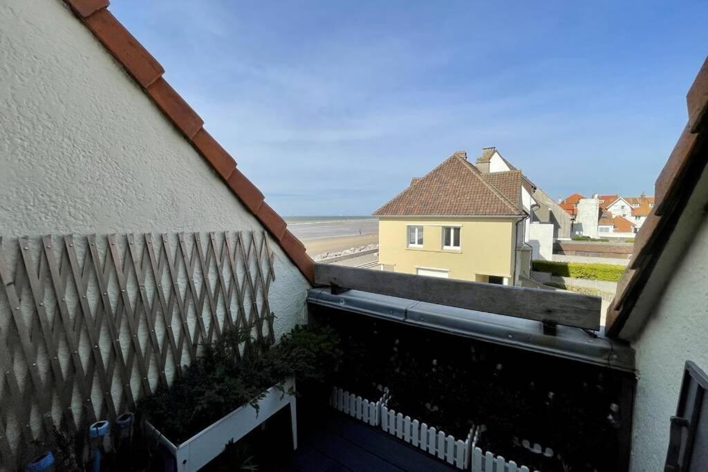Duplex Avec Jacuzzi Vue Imprenable Sur La Baie De Wissant Apartment Exterior photo